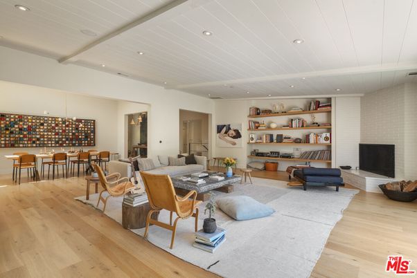 Dining room, Interior, Living room, Pendant Lights, Recessed Lighting, Wood Texture Flooring