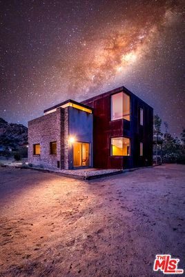 Backyard, Exterior, Facade, Modern