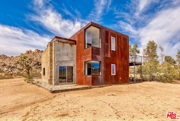 Backyard, Exterior, Facade, Modern