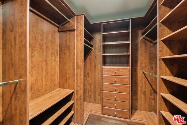 Interior, Walk-in Closets