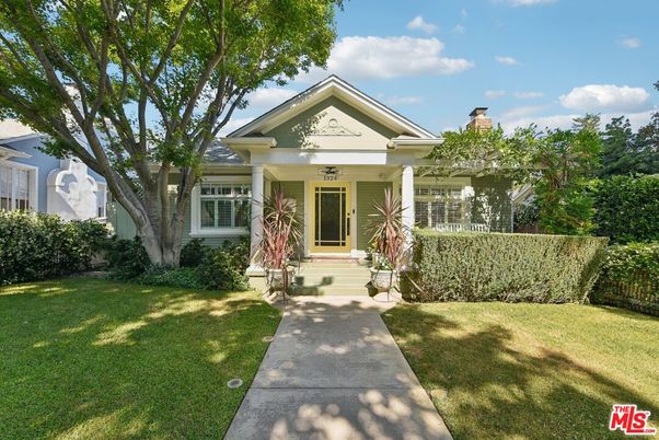 Exterior, Facade, American Craftsman