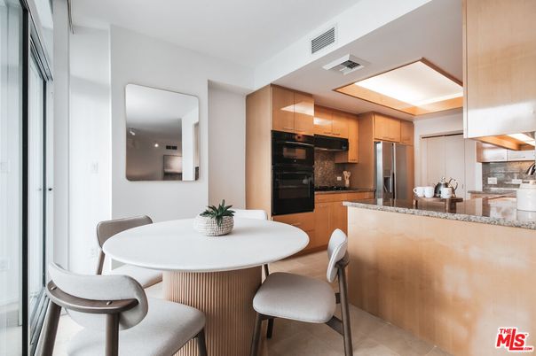 Dining room, Interior, Kitchen, Stainless Steel Appliances
