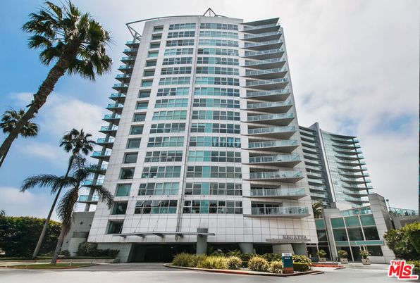 Exterior, Facade, Condo Building