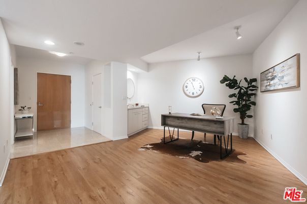 Home Office, Interior, Recessed Lighting, Wood Texture Flooring