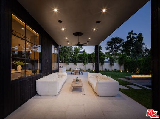 Exterior, Recessed Lighting