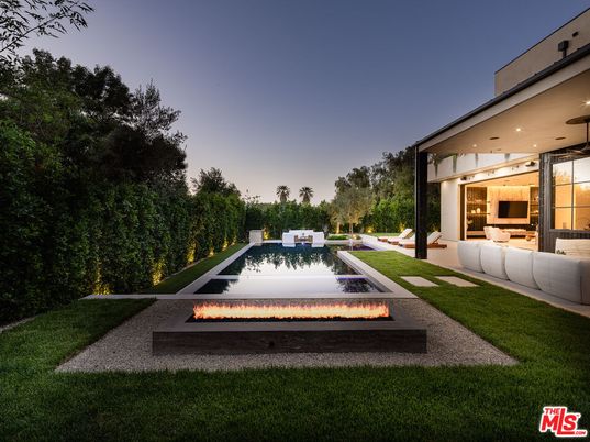 Backyard, Exterior, Pool