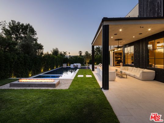 Backyard, Exterior, Pool