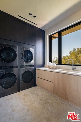 Interior, Recessed Lighting, Washer
