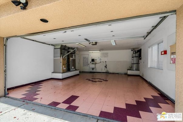 Garage, Interior