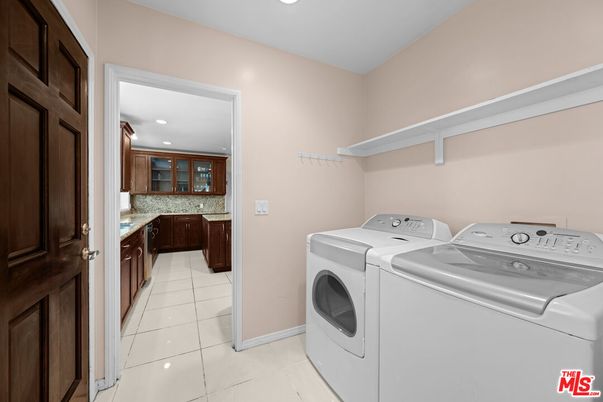 Interior, Recessed Lighting, Washer