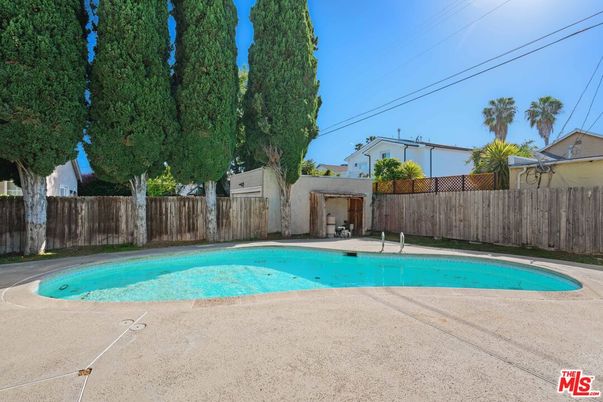 Exterior, Pool