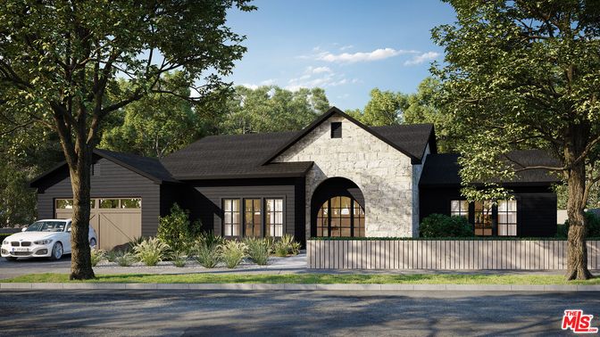 Exterior, Facade, Ranch
