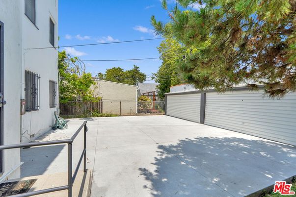 Detached Garage, Exterior