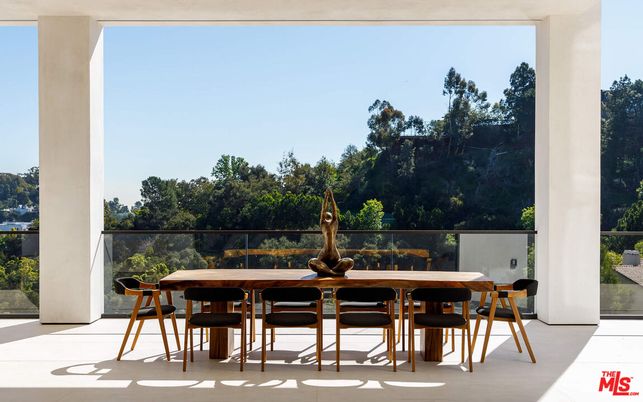 Dining room, Exterior