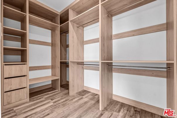 Interior, Walk-in Closets, Wood Texture Flooring