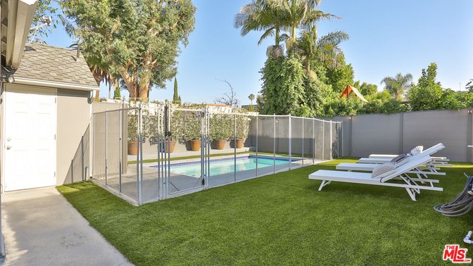 Backyard, Exterior, Pool