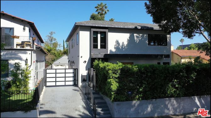 Attached, Exterior, Facade, Modern