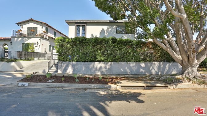 Attached, Exterior, Facade, Spanish Mediterranean