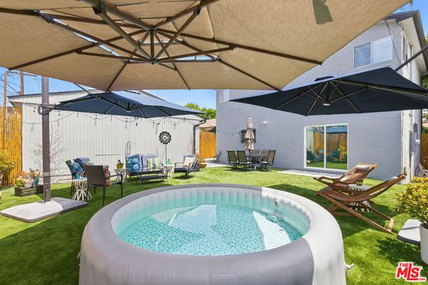 Exterior, Pool