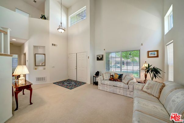 Interior, Living room, Pendant Lights, Recessed Lighting