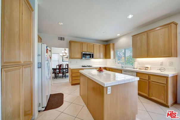 Dining room, Interior, Kitchen, Recessed Lighting, Tile Countertops