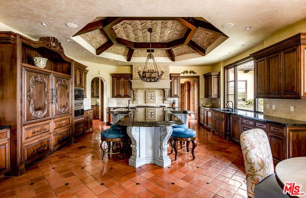 Chandelier, Interior, Kitchen, Recessed Lighting, Stainless Steel Appliances