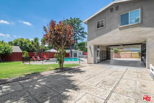 Backyard, Exterior, Pool