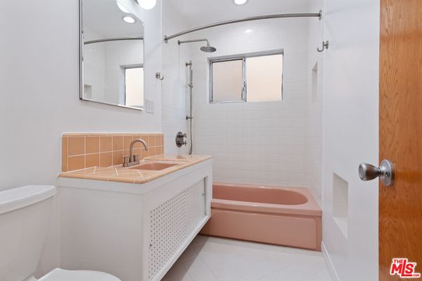 Bathroom, Interior, Recessed Lighting, Tile Countertops