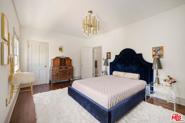 Bedroom, Interior, Pendant Lights, Wood Texture Flooring