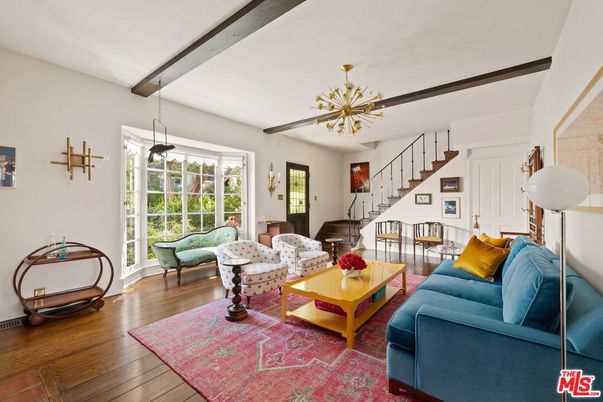 Interior, Living room, Pendant Lights, Wooden Beams, Wood Texture Flooring