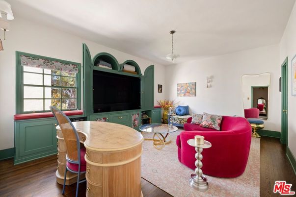 Interior, Living room, Pendant Lights, Wood Texture Flooring