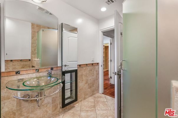 Bathroom, Interior, Recessed Lighting, Wood Texture Flooring