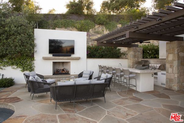 Exterior, Fireplace