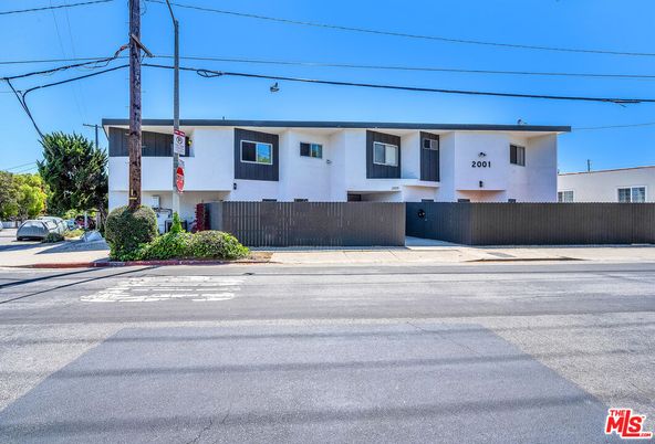 Exterior, Facade, None