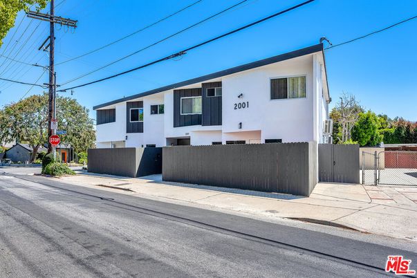 Exterior, Facade, None