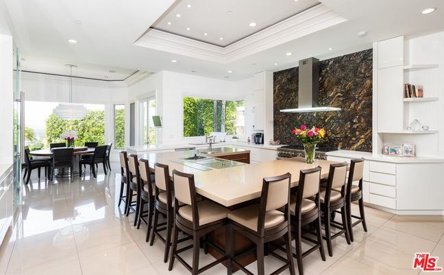 Dining room, Interior, Kitchen, Pendant Lights, Recessed Lighting, Stainless Steel Appliances