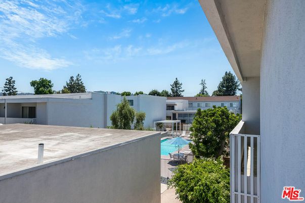 Exterior, Pool, Other