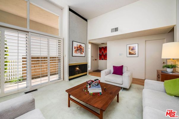 Fireplace, Interior, Living room