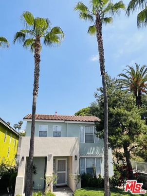 Exterior, Facade, Mediterranean