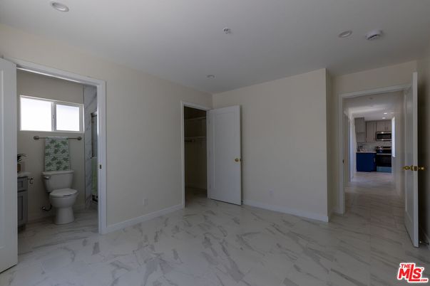 Bathroom, Interior, Marble, Recessed Lighting