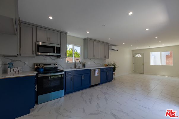 Interior, Kitchen, Marble, Recessed Lighting, Stainless Steel Appliances
