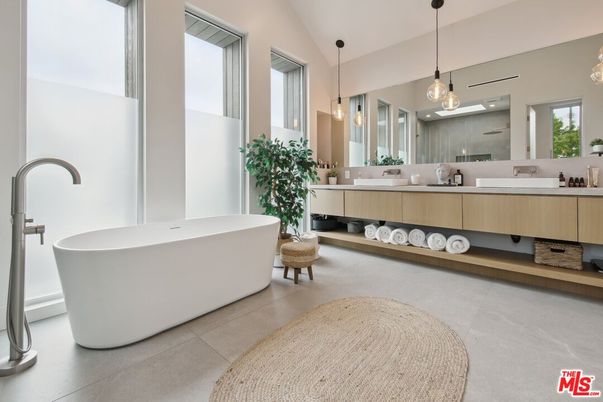 Bathroom, Dual Sink Vanities, Free Standing Baths, Interior, Pendant Lights, Recessed Lighting
