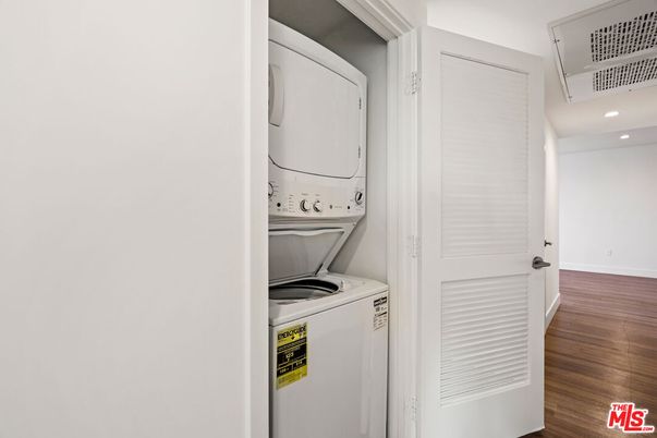 Interior, Recessed Lighting, Utility Closets, Washer, Wood Texture Flooring