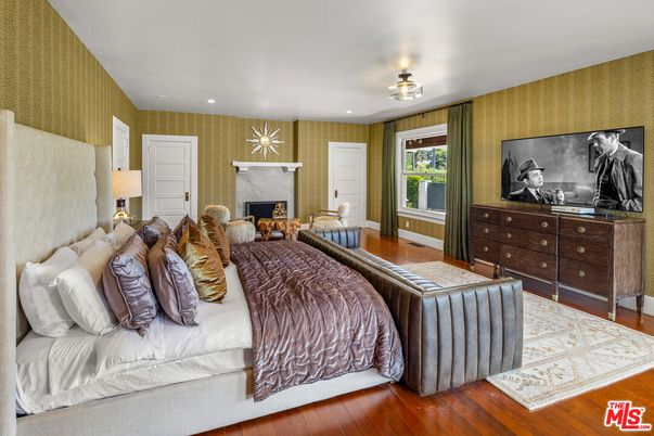 Bedroom, Fireplace, Interior, Recessed Lighting, Wood Texture Flooring