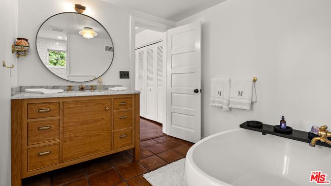 Bathroom, Dual Sink Vanities, Free Standing Baths, Interior