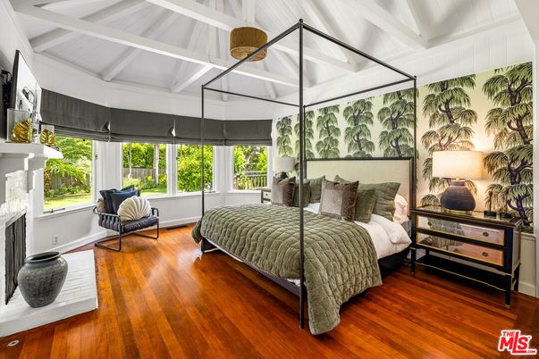 Bedroom, Fireplace, Interior, Wood Texture Flooring