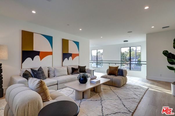 Interior, Living room, Pendant Lights, Recessed Lighting, Wood Texture Flooring
