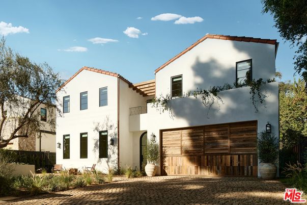 Attached, Exterior, Facade, Spanish Mediterranean