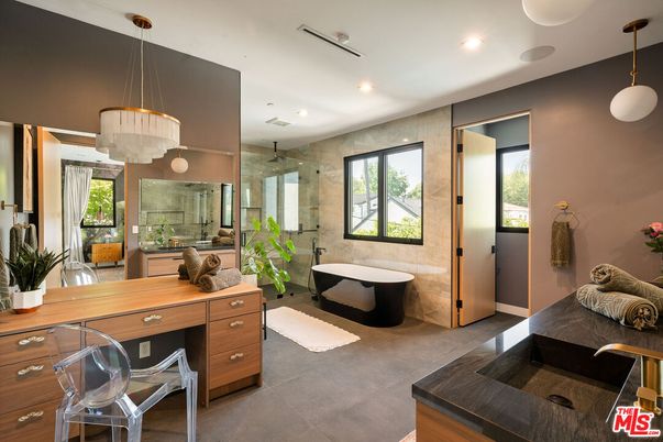 Bathroom, Free Standing Baths, Glass Shower, Interior, Pendant Lights, Recessed Lighting