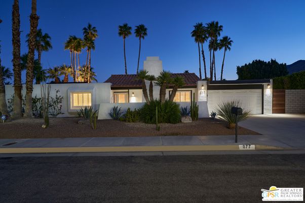 Attached, Exterior, Facade, Ranch